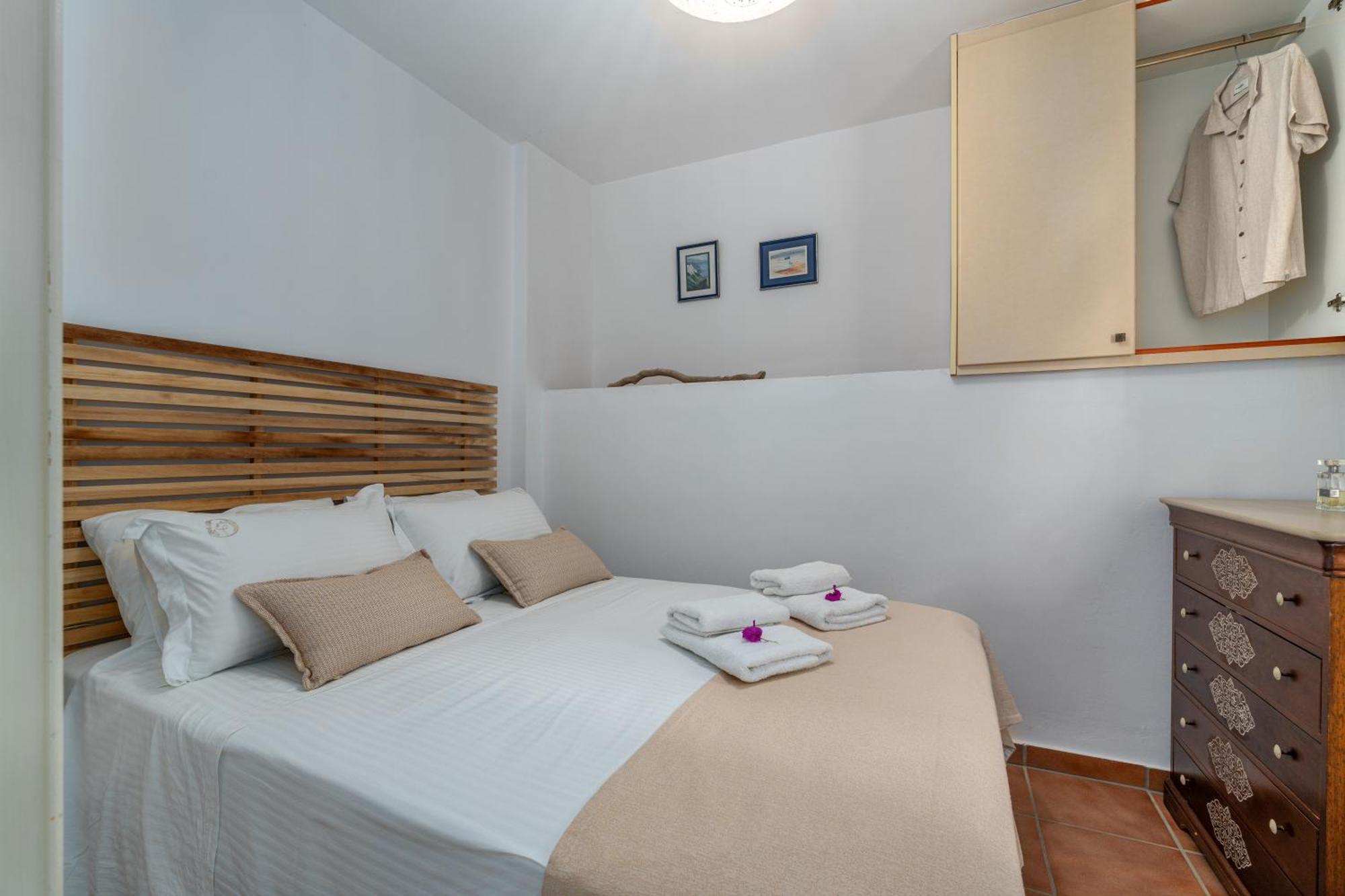 Niovi Seaview Apartments Agioi Apostoloi  Eksteriør billede