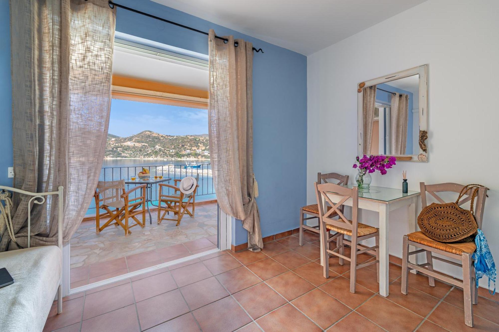 Niovi Seaview Apartments Agioi Apostoloi  Eksteriør billede